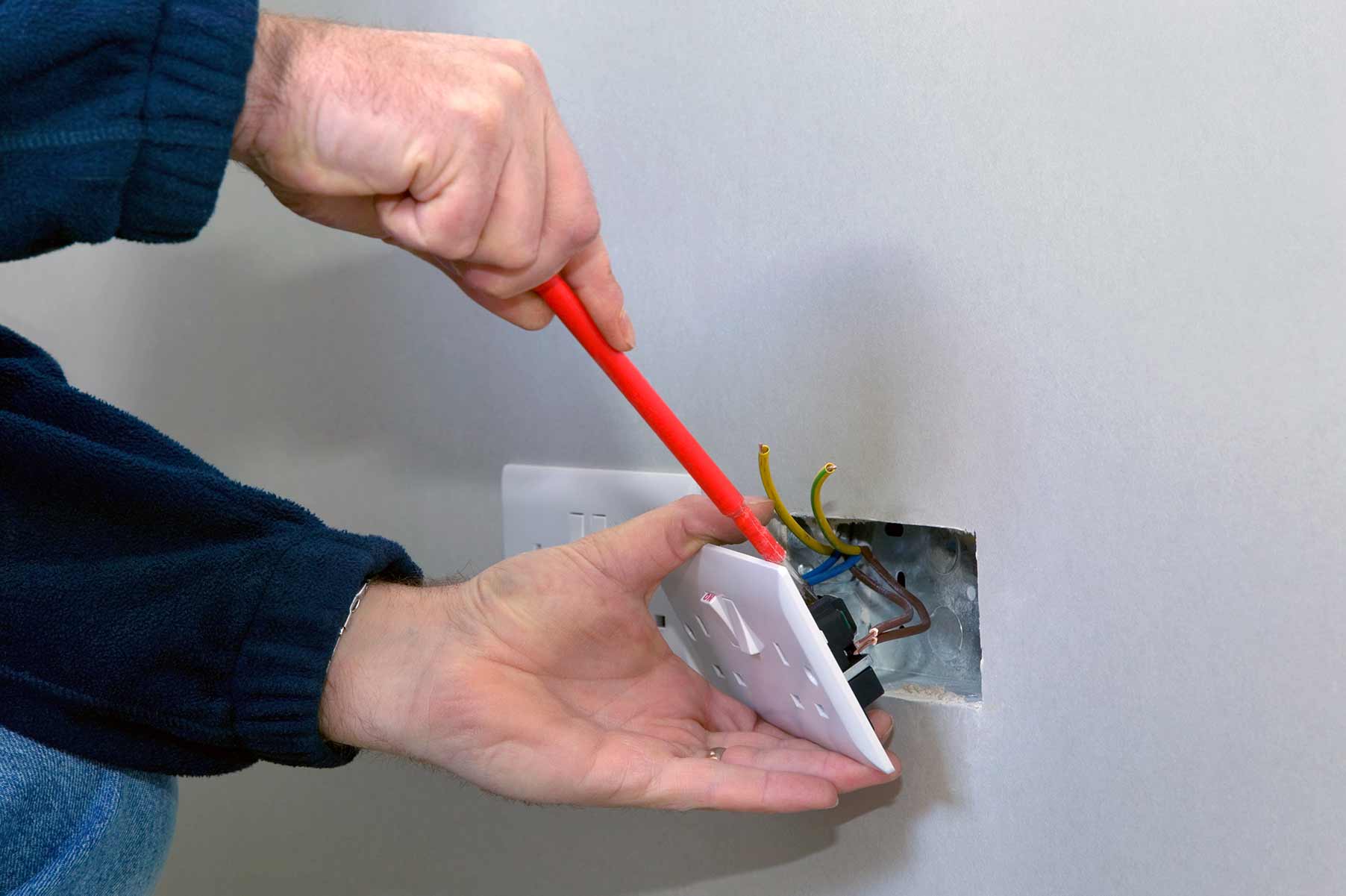 Our electricians can install plug sockets for domestic and commercial proeprties in St Johns and the local area. 